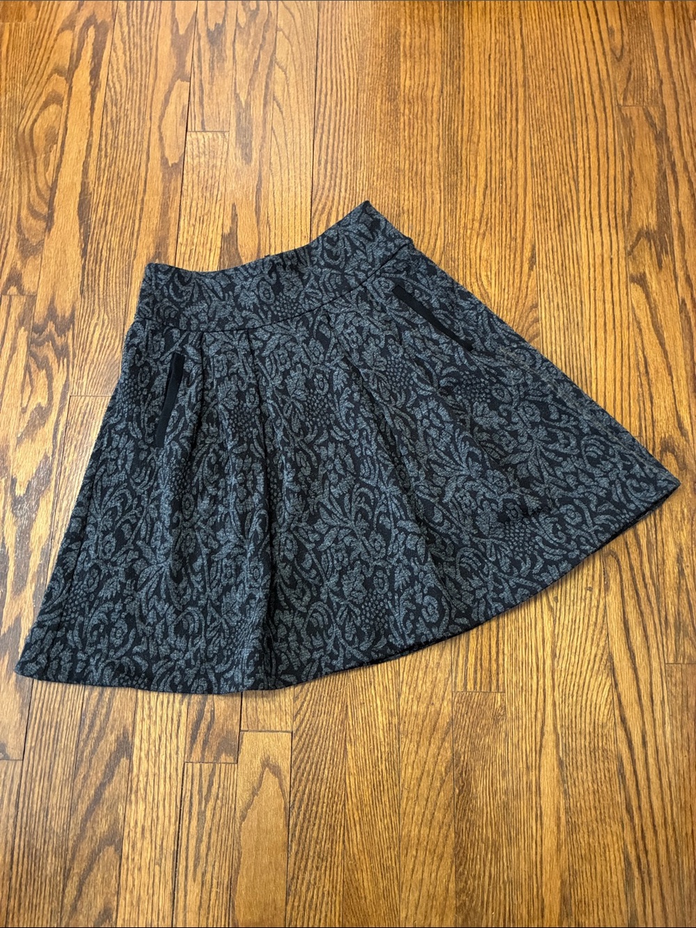 Anthropologie Maeve Black Patterned A-Line pleated skater Skirt size 2